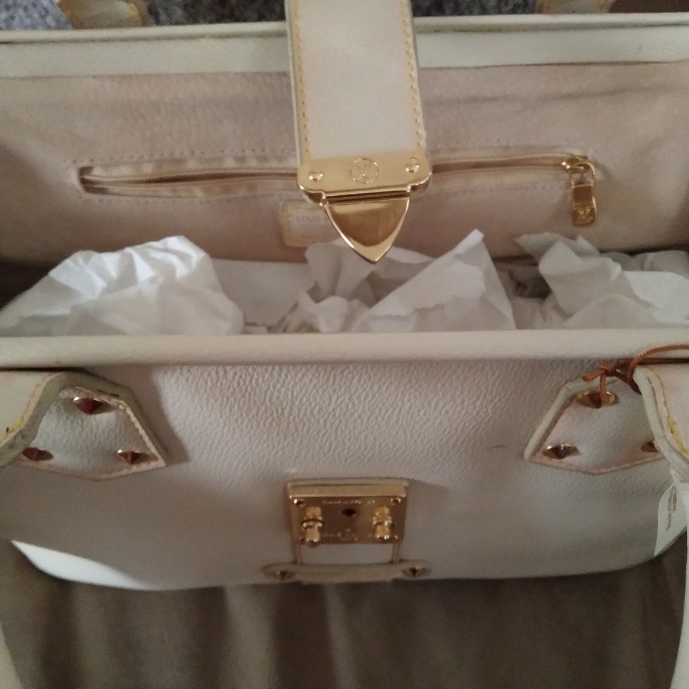 Womens purse
